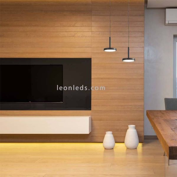 Luminária pendente Corvus LED com altura ajustável da ACB Lighting.