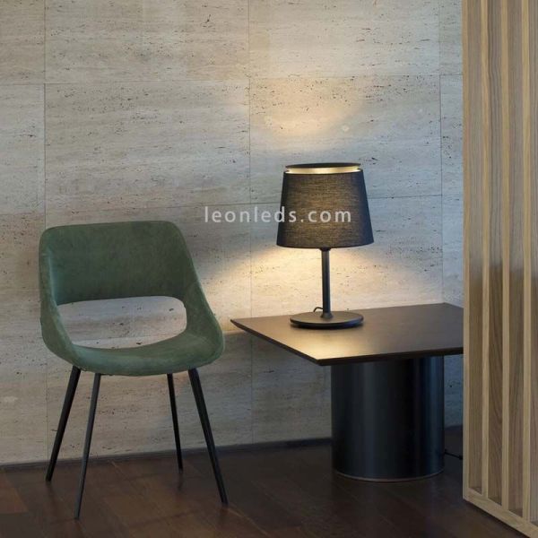 Lámpara de mesa Savoy de tela y metal negra ambiente Faro Barcelona