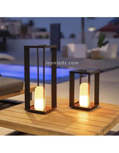 Lámpara LED negra pequeña Siroco 30 con batería recargable para exterior