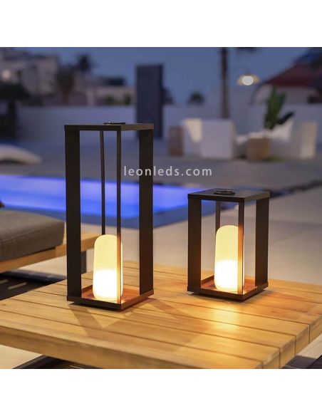 Lámpara LED negra pequeña Siroco 30 con batería recargable para exterior
