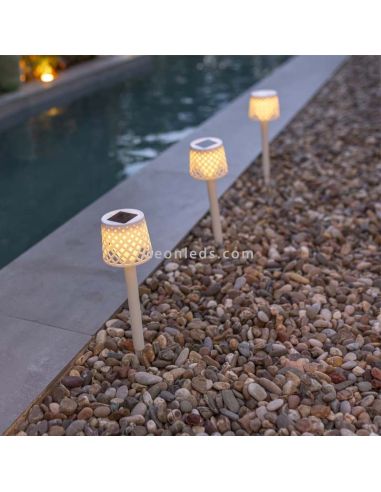 Greta 5 em 1 bateria múltipla recarregável e lâmpada LED solar branco ambiente