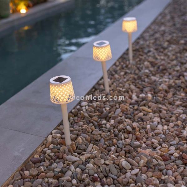 Lámpara LED solar y con batería recargable múltiple 5 en 1 Greta blanco ambiente