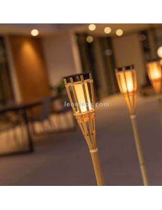 Lanterna solar Hiama 120 LED artesanal para jardim