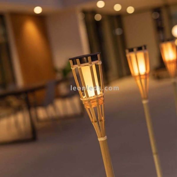 Lanterna solar Hiama 120 LED artesanal para jardim