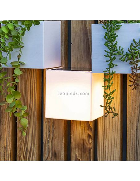 Applique murale LED solaire d'extérieur Wally 12 ambiances carrée