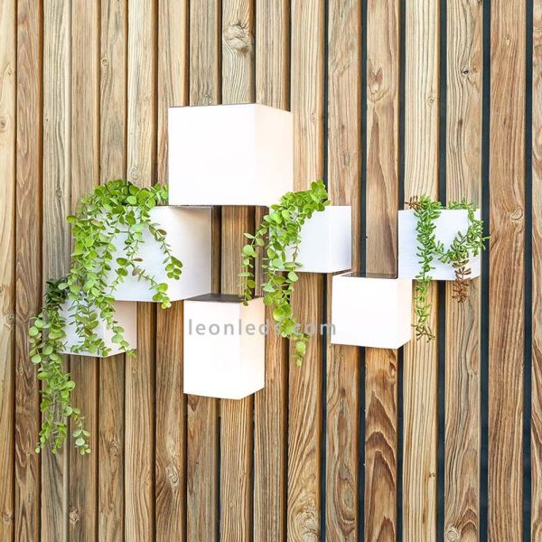 Aplique de pared decorativo blanco con planta artificial Wall pot ambiente
