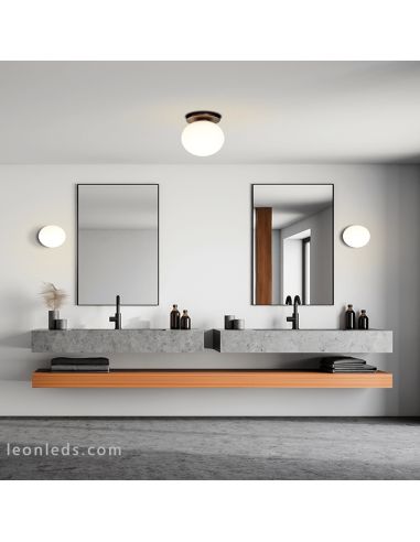 Plafonnier sphère en verre parme noir ambiant