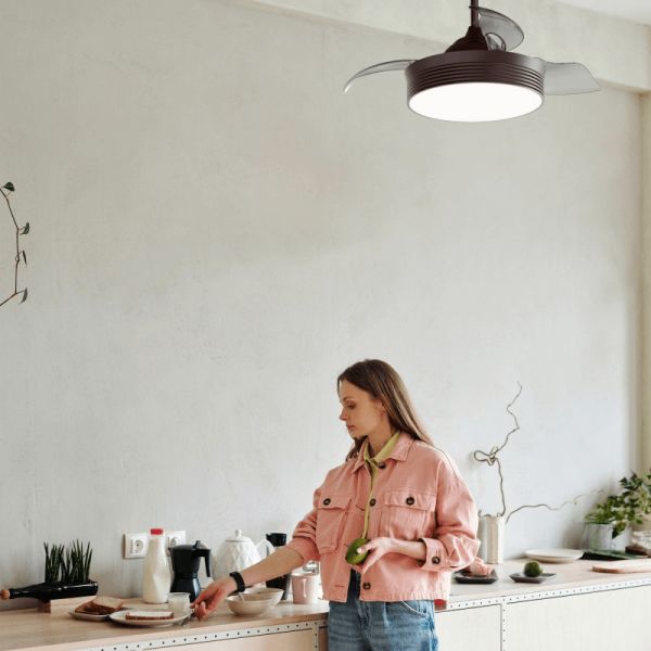 Ventilador de teto DC com luz LED marrom Bombay ambiente