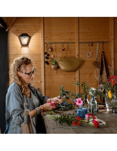 Aplique mural exterior negro Alpenglow 1xE27 ambiente