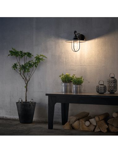 Aplique clásico exterior negro Pasture ambiente Philips