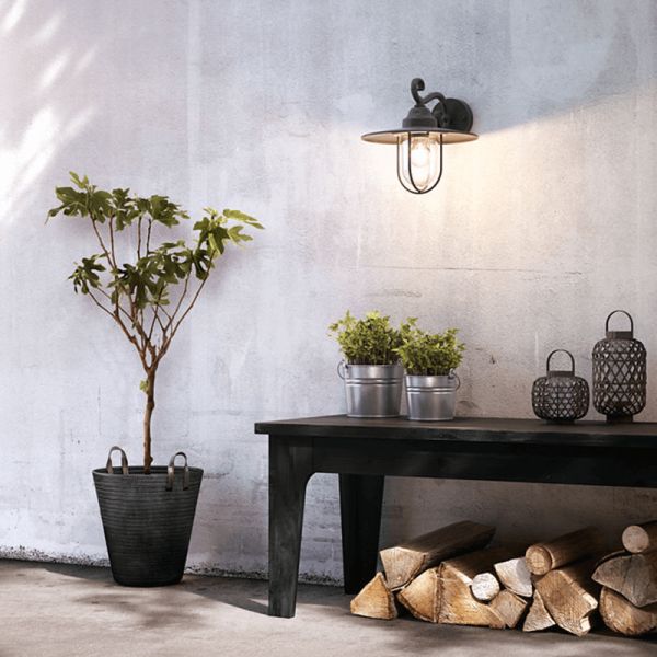 Aplique clásico exterior negro Pasture ambiente