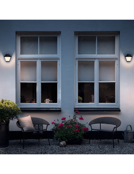 Aplique exterior negro Serres ambiente