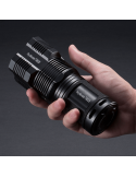 Linterna de mano LED muy potente 6000Lm TM28 con pantalla Oled Nitecore | LeonLeds