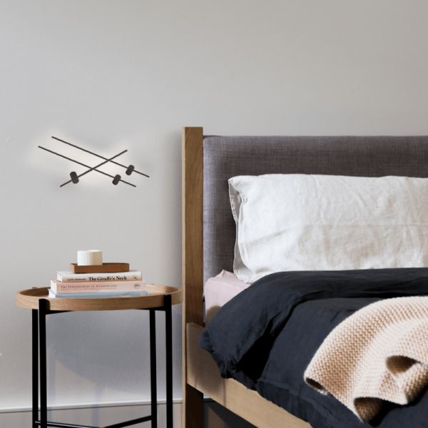 Aplique LED minimalista Tobago negro ambiente