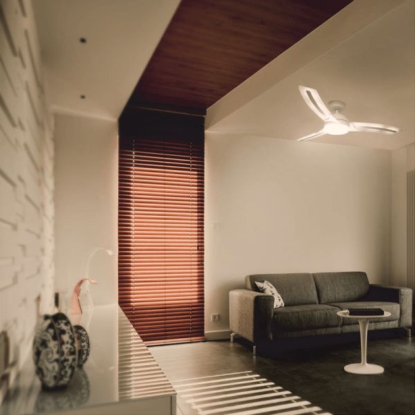 Ventilador LED inteligente Lighter motor DC luz cálida