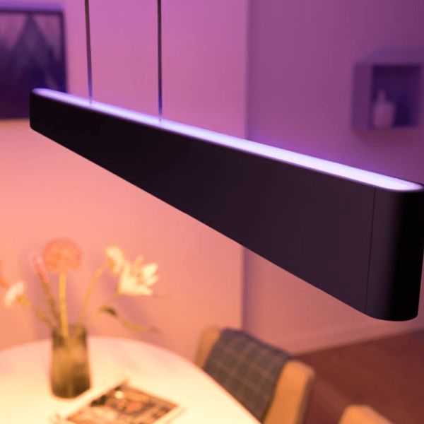 Lámpara LED colgante Ensis negra Philips Hue ambiente