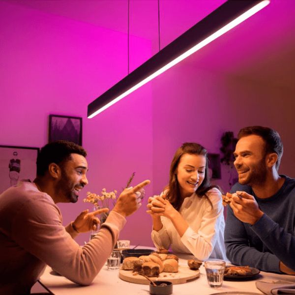 Lámpara LED colgante Ensis negra Philips Hue ambiente inteligente