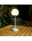 Lámpara de mesa portátil y recargable Norai Slim 30 blanca ambiente