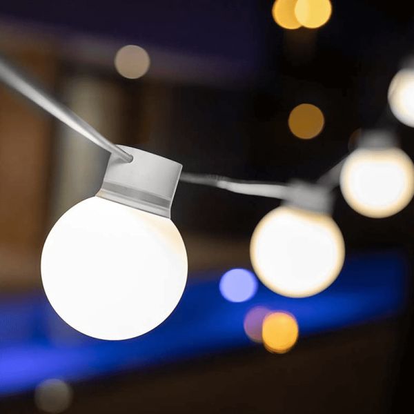 Guirnalda LED exterior Bruna con cable o recargable 8m ambiente