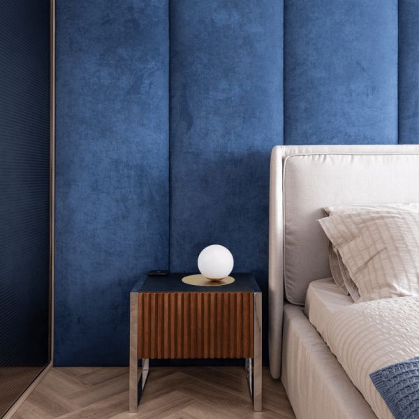 Lámpara de mesa minimalista dorada Arenales 1xE27 ambiente