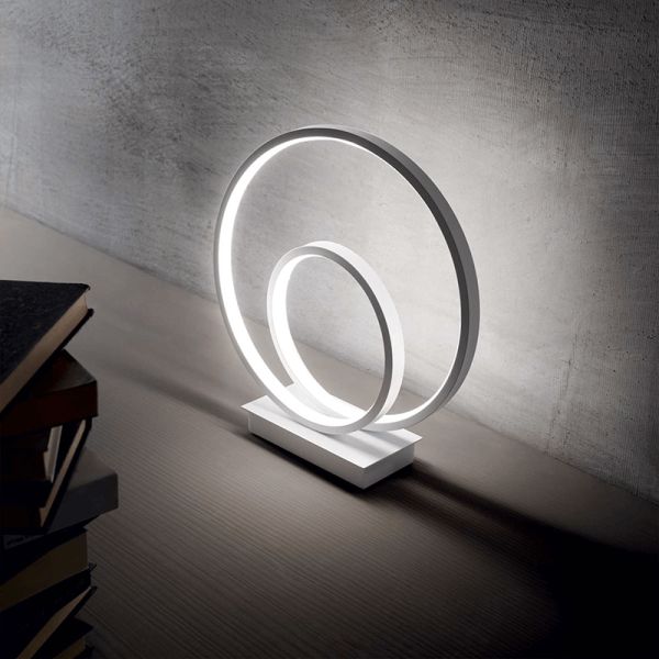 Lámpara de mesa LED moderna Oz 3000k ambiente