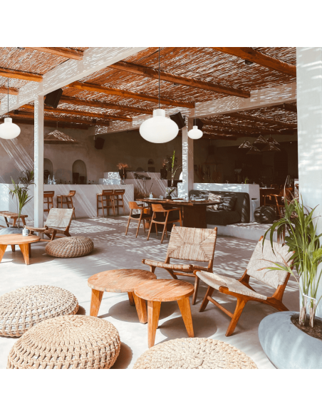 Lámpara colgante exterior Clio con armazón de aluminio blanco ambiente