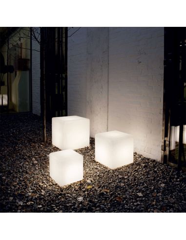 Lampadaire en forme de cube Ambient Luna
