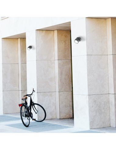 Candeeiro de parede exterior redondo ajustável Omega preto ambiente