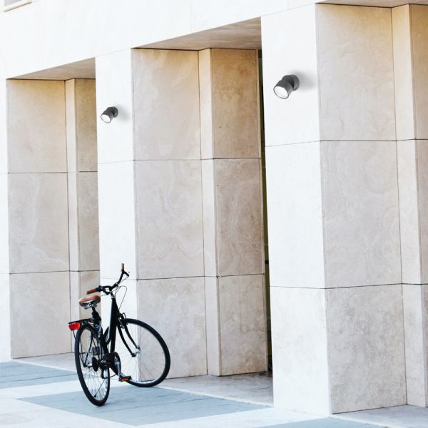 Applique d'extérieur orientable ronde noire Ambient Omega