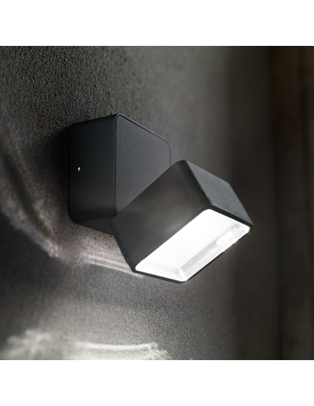 Aplique LED exterior de metal Omega Square ambiente negro