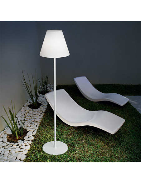 Candeeiro de chão exterior branco Itaca 1xE27 ambiente