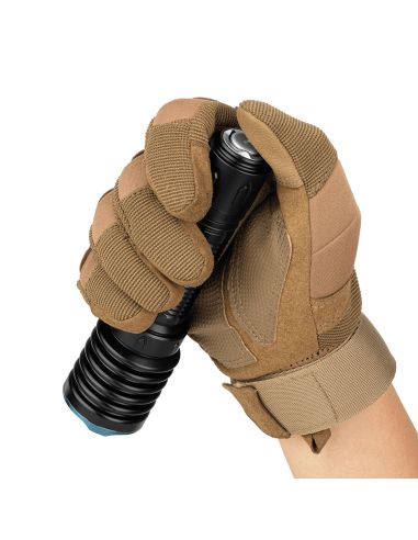 Lanterna LED tática recarregável Warrior X3 2500 lúmens manuseio