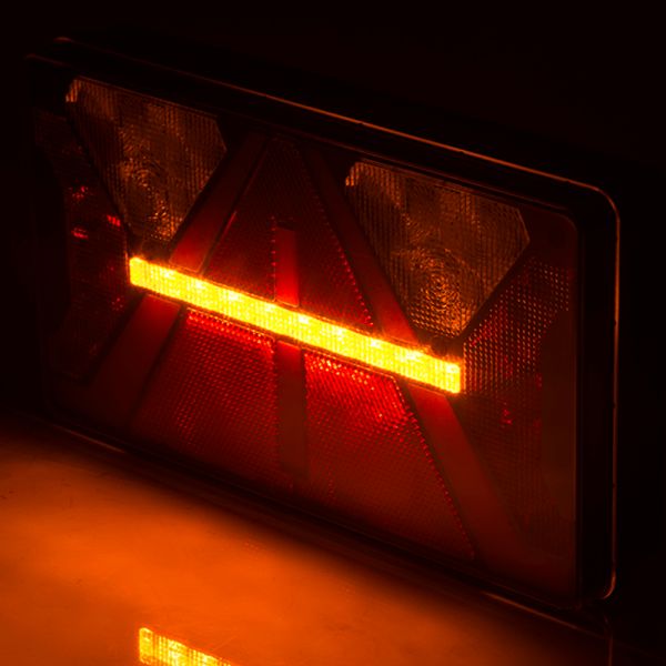 Piloto Trasero rectangular LED con triangulo Strada 12V 24V Horpol | LeonLeds
