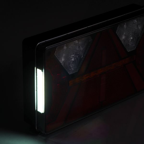 Piloto Trasero rectangular LED con triangulo Strada 12V 24V Horpol | LeonLeds
