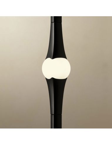 Détail de la suspension LED minimaliste verticale Dew