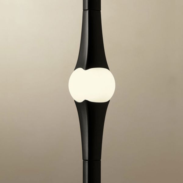 Detalhe minimalista vertical da luminária suspensa Dew LED