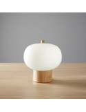 Lámpara de mesa LED Ilargi cristal y madera ambiente