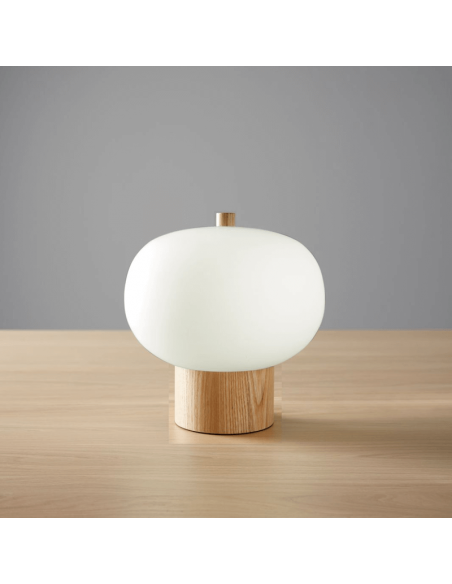 Lámpara de mesa LED Ilargi cristal y madera ambiente