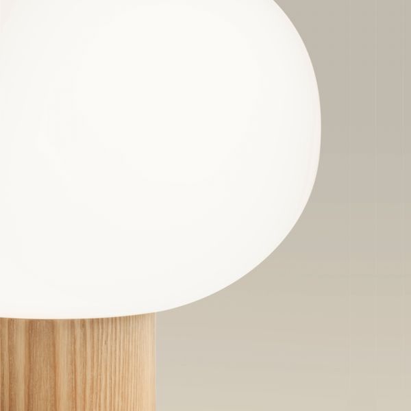 Lámpara de mesa LED Ilargi cristal y madera detalle
