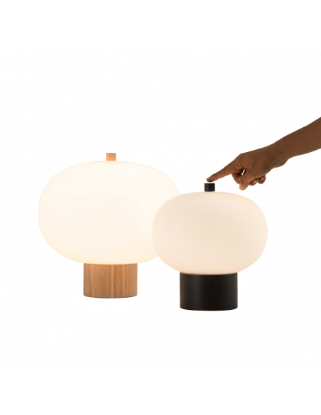 Lámpara de mesa LED Ilargi madera negra modelos