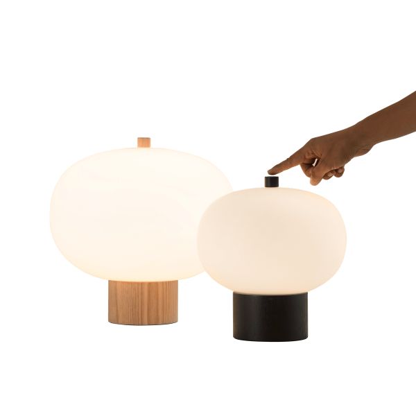 Lámpara de mesa LED Ilargi madera negra modelos