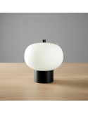 Lámpara de mesa LED Ilargi madera negra ambiente