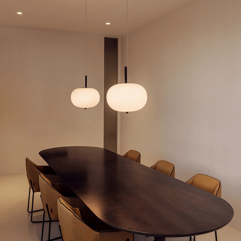 Lámpara LED colgante de cristal y madera negra Ilargi de LEDS C4