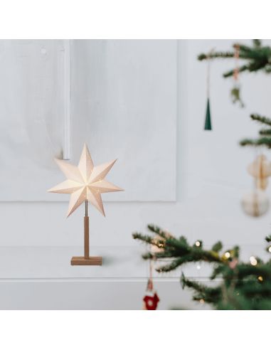 Estrella de mesa con luz de papel blanco Karo con base de madera ambiente
