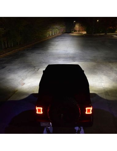 Phare LED carré Black Magic Cube Kit 3,2" 12 V/24 V 3000 lm 2 unités. Allemand Hella 1FA 358 176-821 Hella | LeonLeds