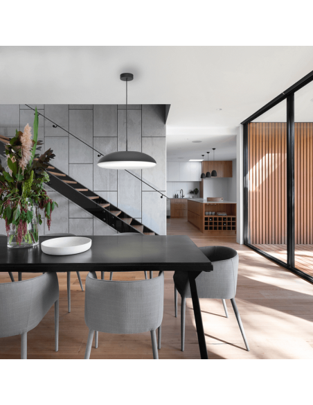 Candeeiro suspenso KAZZ cor preta 1xE27 ambiente