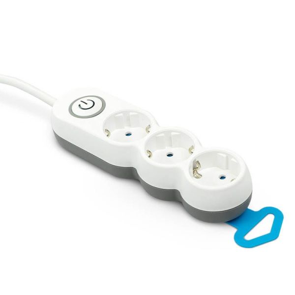 Regleta 3 enchufes con interruptor luminoso y enchufe plano 1,4 metros de cable 420042 Garza | LeonLeds