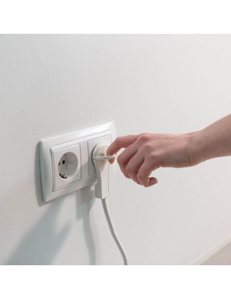 Regleta 3 enchufes con interruptor luminoso y enchufe plano 1,4 metros de cable 420042 Garza | LeonLeds