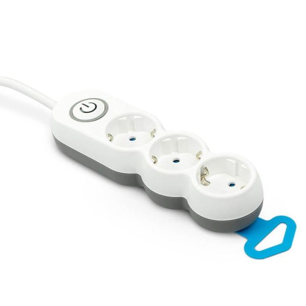 Regleta 3 enchufes con interruptor luminoso y enchufe plano 1,4 metros de cable 420042 Garza | LeonLeds