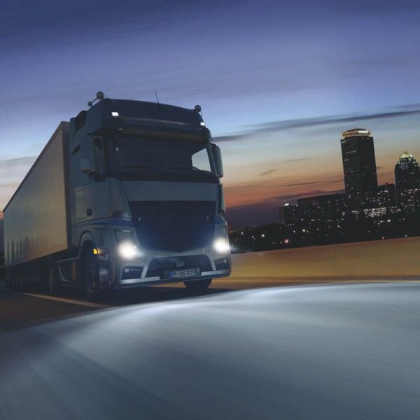 Ampoule H3 24V très puissante TruckStar Pro +100% 70W 64156TSP Osram | leonleds